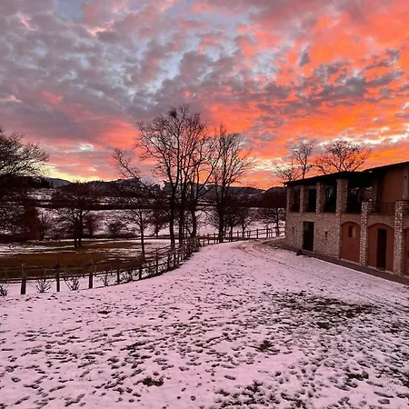 Casale Montebello Фермерский дом *