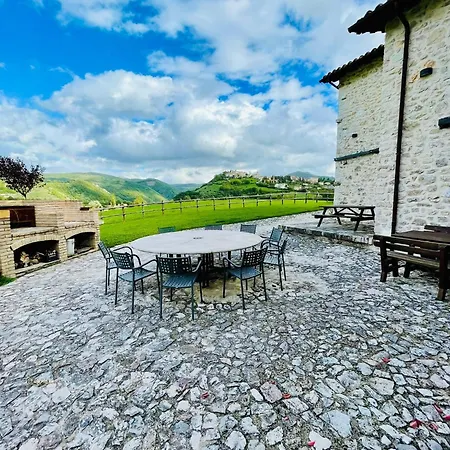 Фермерский дом Casale Montebello