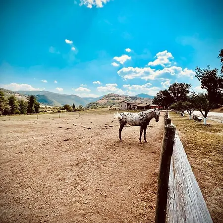 Casale Montebello Фермерский дом Monteleone di Spoleto