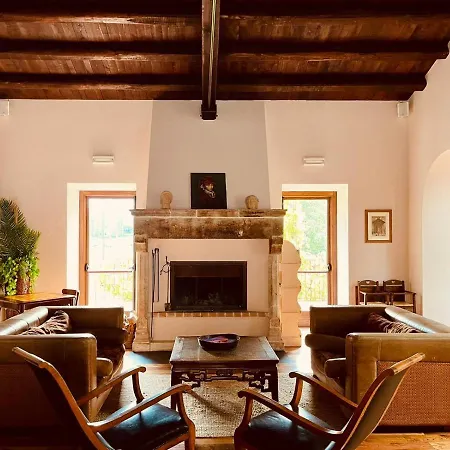 Casale Montebello Фермерский дом