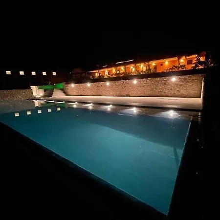 مزرعة للإقامة Casale Montebello Monteleone di Spoleto