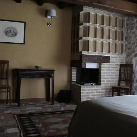 Casale Montebello Фермерский дом